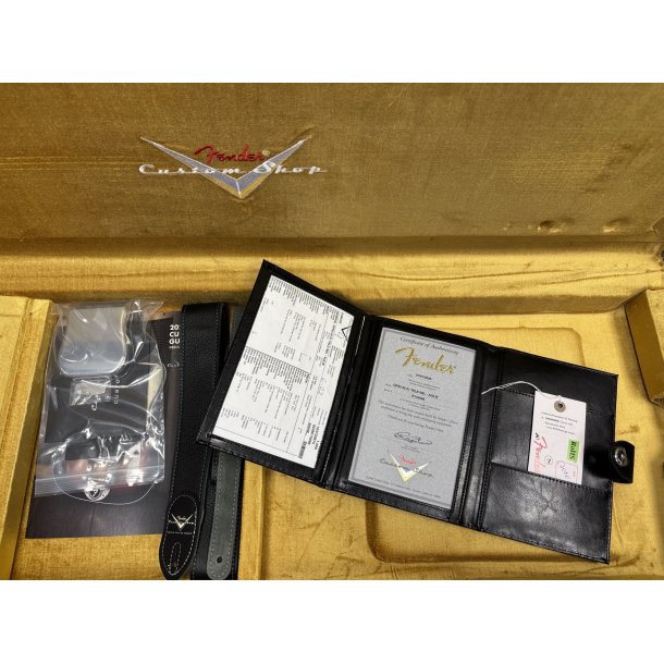 (DEMO) Fender Custom Shop '63 Telecaster Relic Electric Guitar - Aged Olympic White